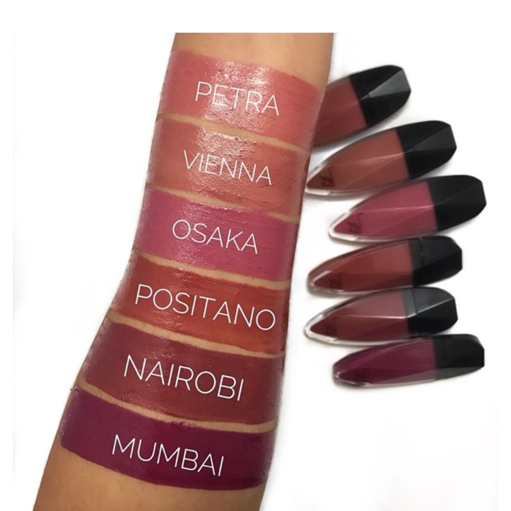 Lady burgundy luxe lip lacquer‎ in Mumbai